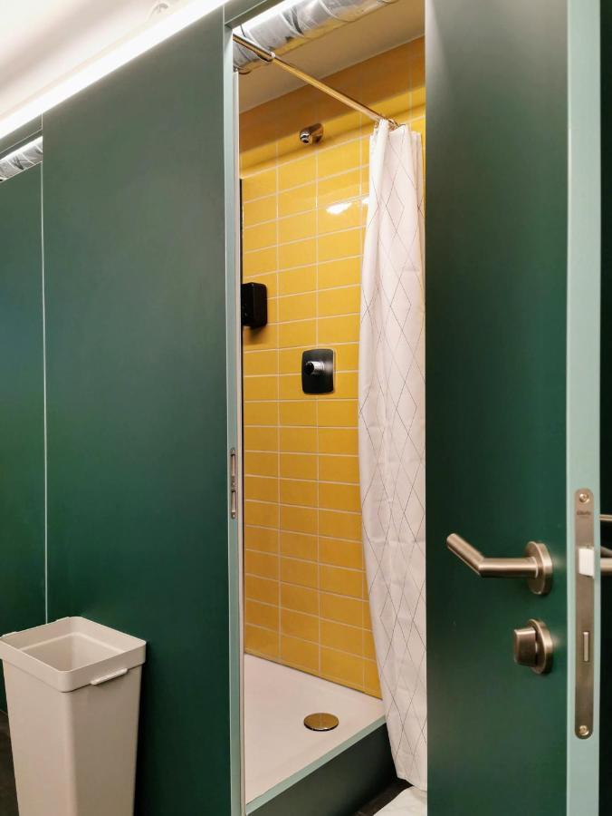 Green Marmot Capsule Hotel Zuerich Ngoại thất bức ảnh