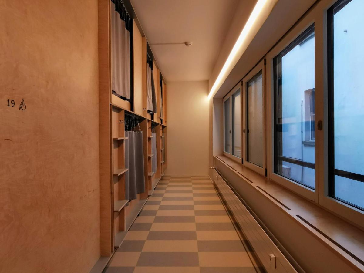 Green Marmot Capsule Hotel Zuerich Ngoại thất bức ảnh