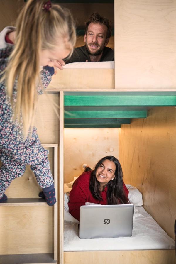 Green Marmot Capsule Hotel Zuerich Ngoại thất bức ảnh