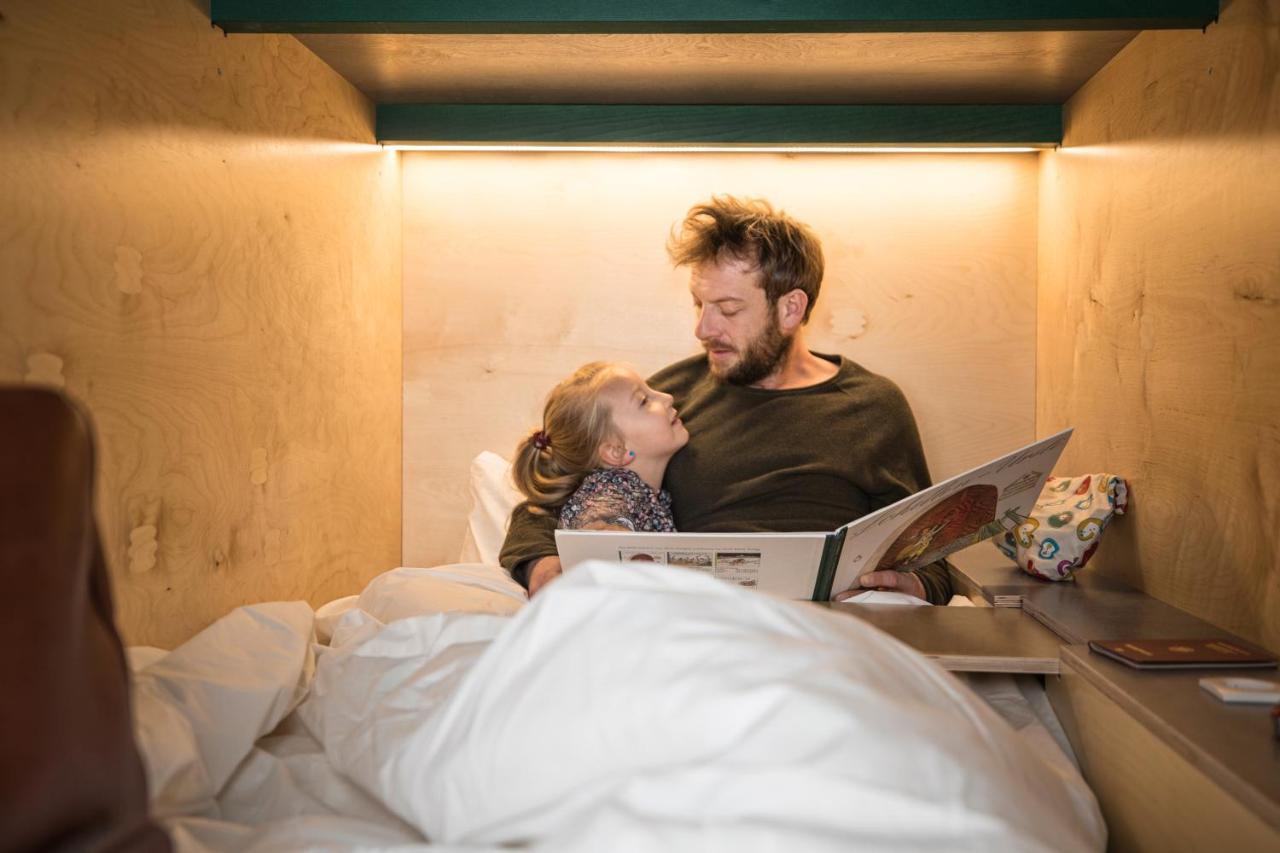 Green Marmot Capsule Hotel Zuerich Ngoại thất bức ảnh
