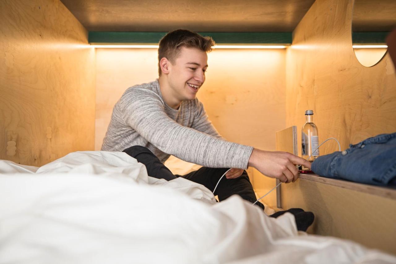Green Marmot Capsule Hotel Zuerich Ngoại thất bức ảnh