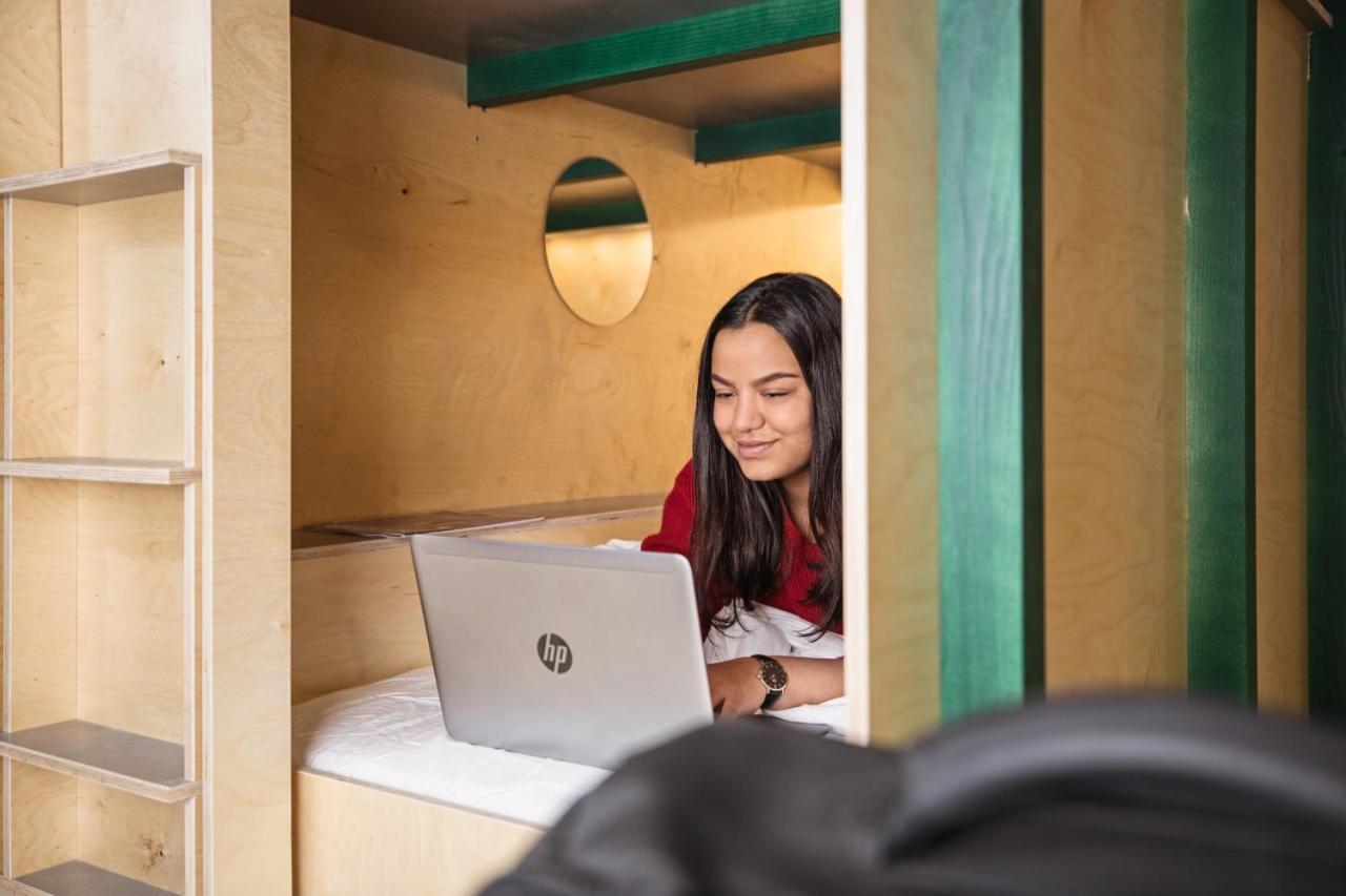 Green Marmot Capsule Hotel Zuerich Ngoại thất bức ảnh